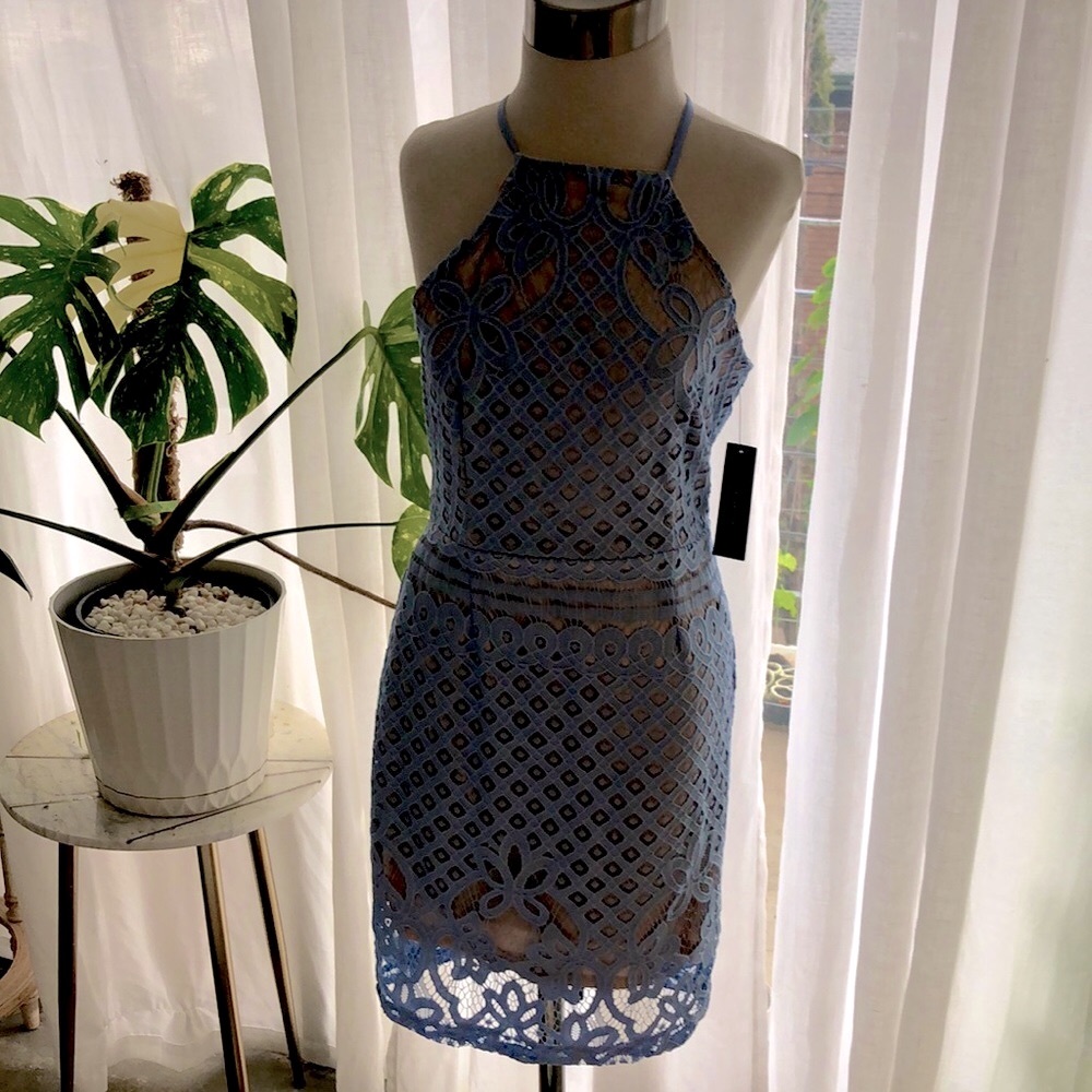 Lulu’s light powder blue dress lace size M